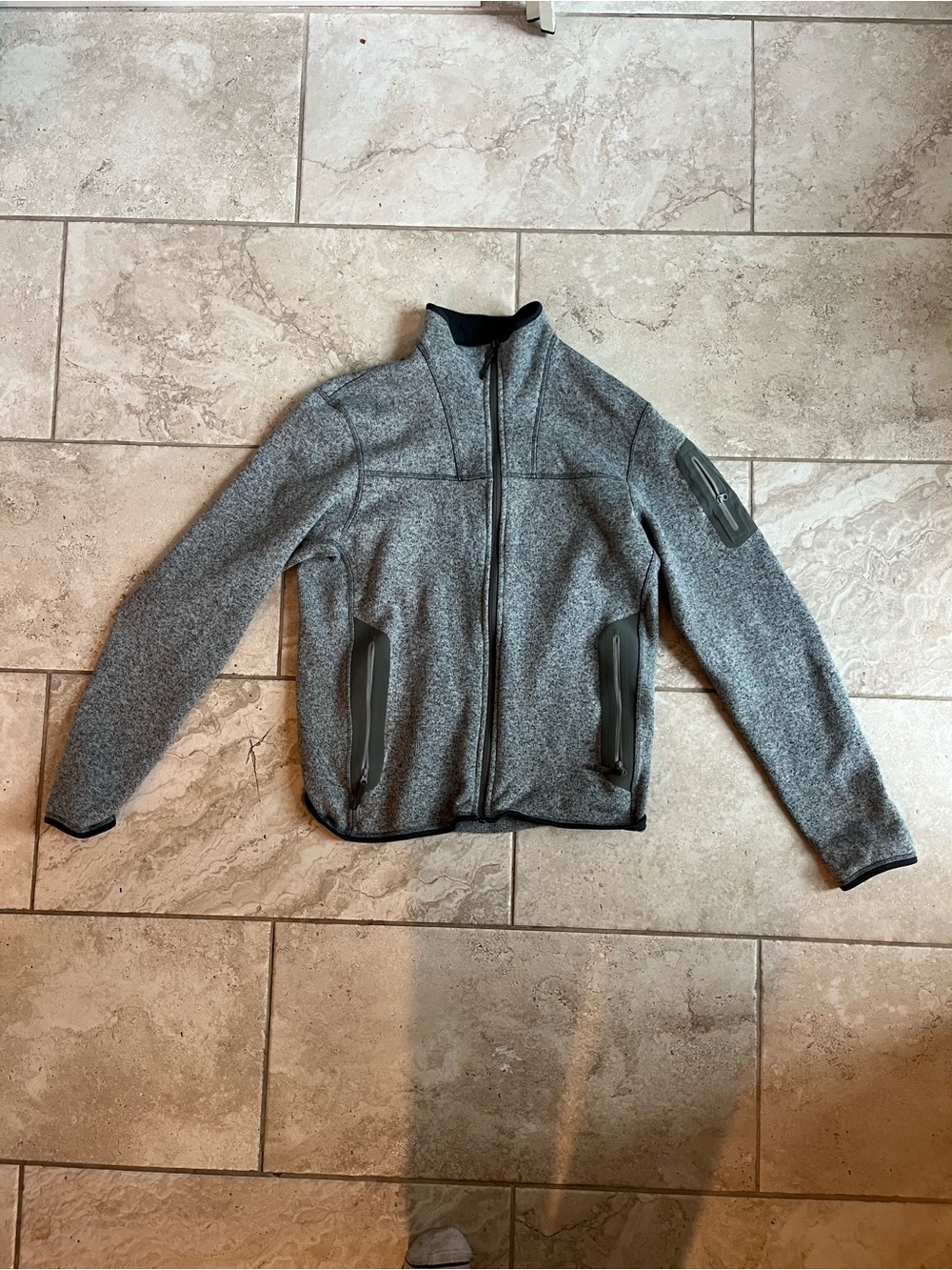 Arc'teryx Men's Gray Full-Zip Lightweight Fleece Jacket